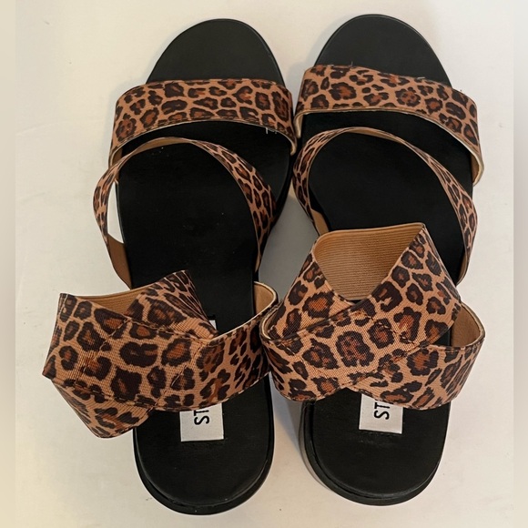 Steve Madden Haidar Women's Stretchy Cushioned Footbed Round Toe Heels - Picture 4 of 16